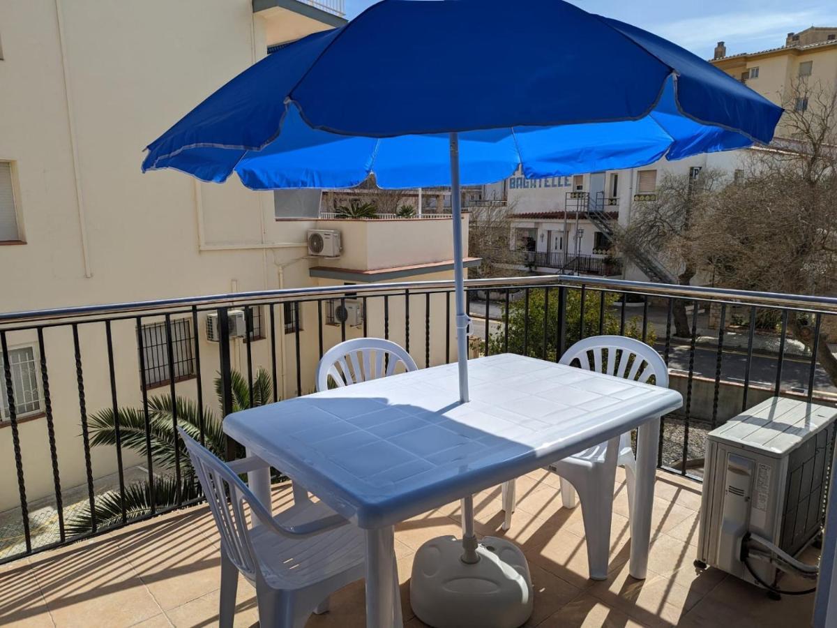 Apartamento En Roses, A 2 Minutos A Pie De Playa Exterior photo
